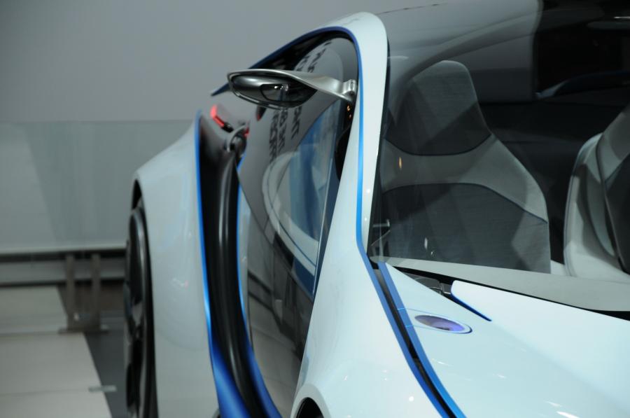  BMW Vision EfficientDynamics Concept 2009 года  (фото 153 из 206)